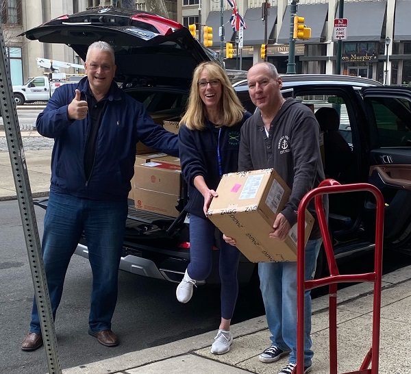 Loading up a car curbside